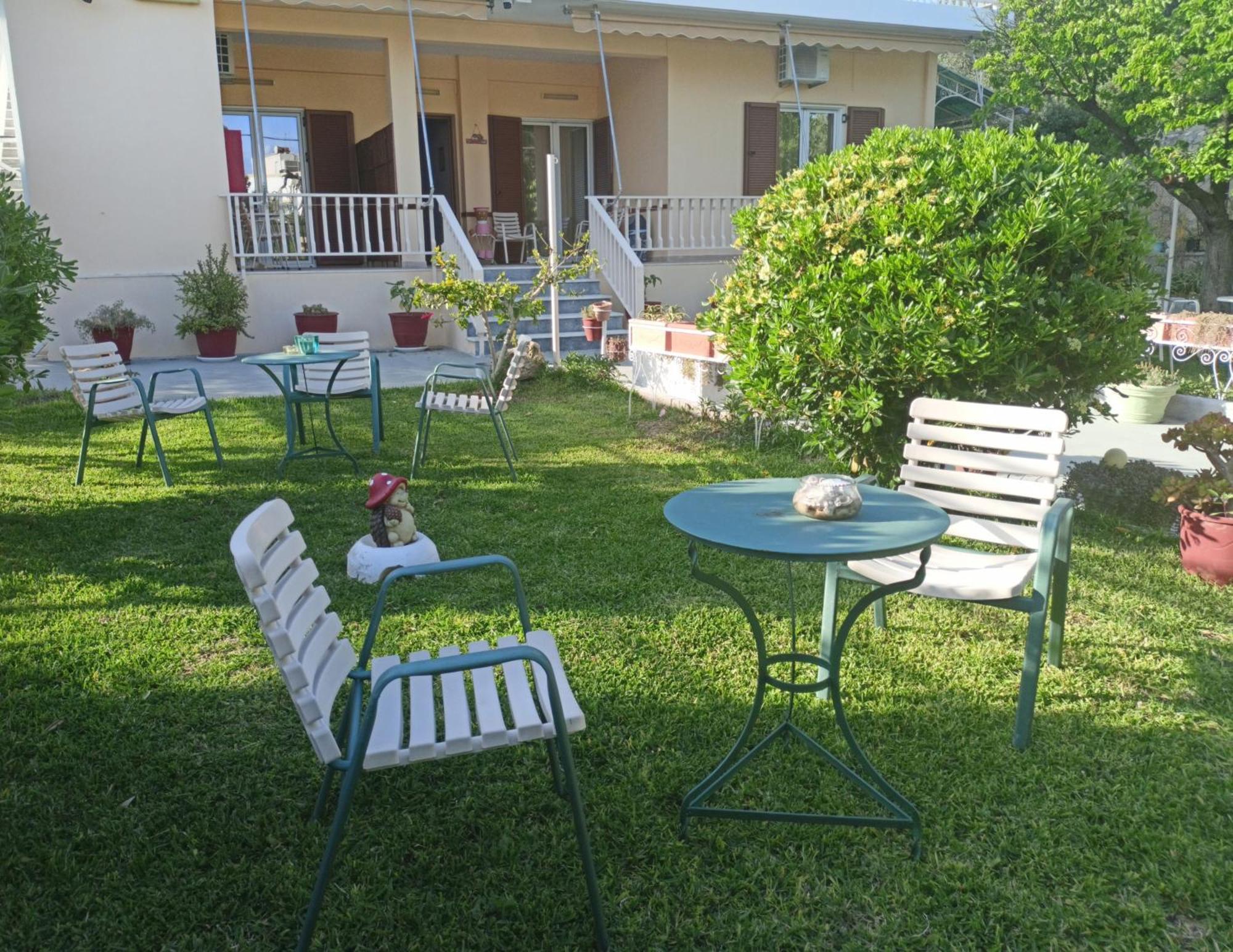 Finikas Rooms Agia Marina  Buitenkant foto