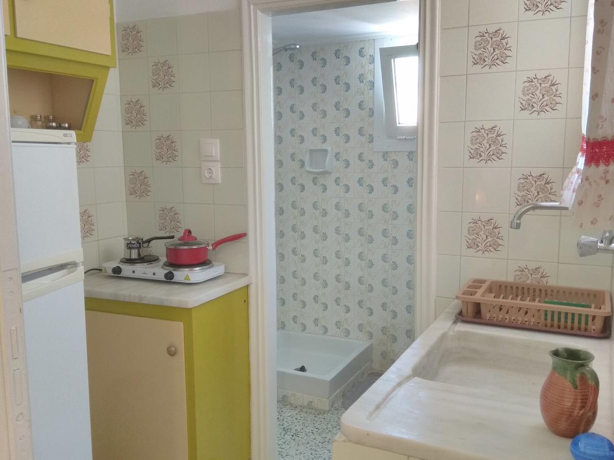 Finikas Rooms Agia Marina  Buitenkant foto